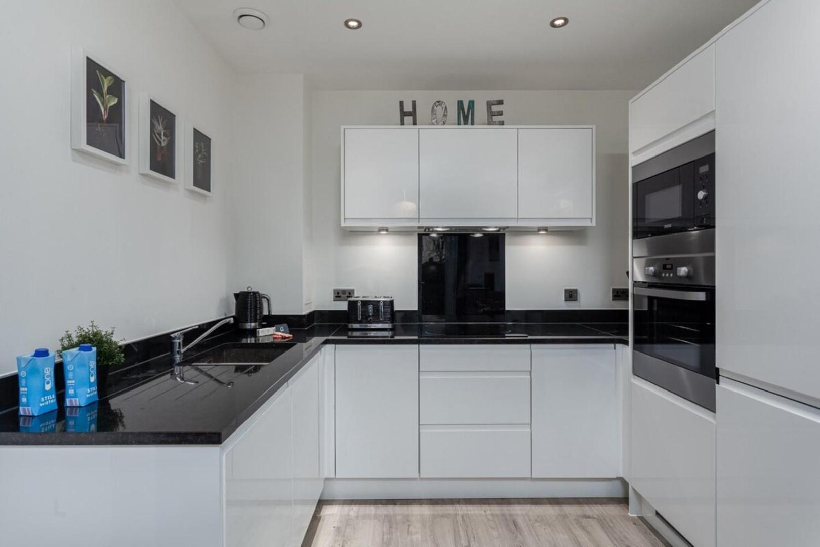 Classy Cricklewood Home لندن المظهر الخارجي الصورة