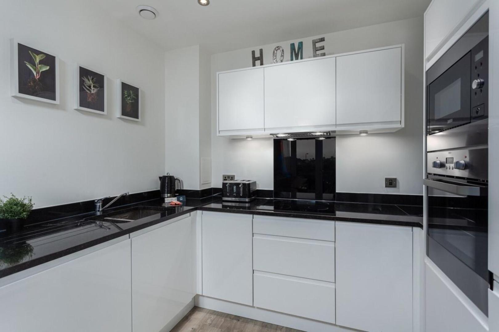 Classy Cricklewood Home لندن المظهر الخارجي الصورة