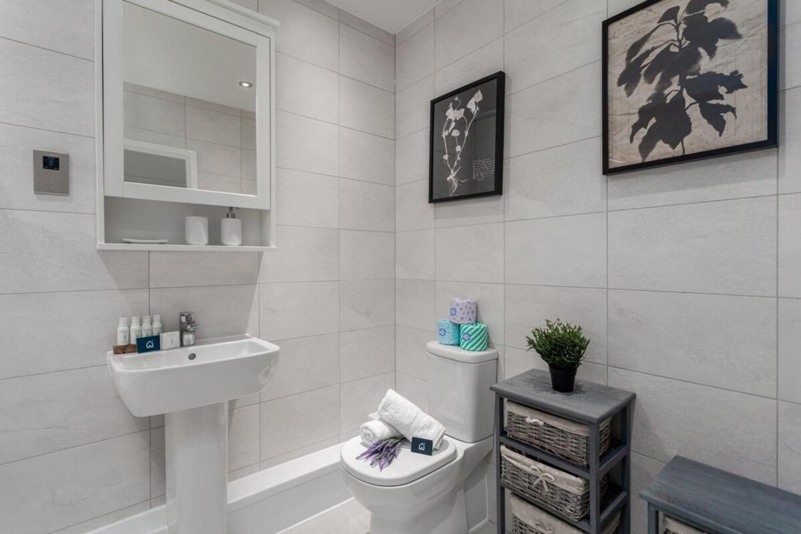 Classy Cricklewood Home لندن المظهر الخارجي الصورة