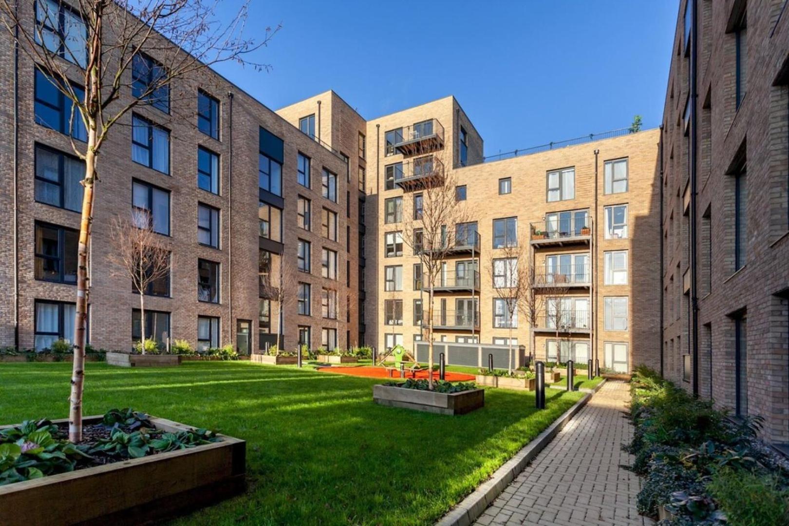 Classy Cricklewood Home لندن المظهر الخارجي الصورة