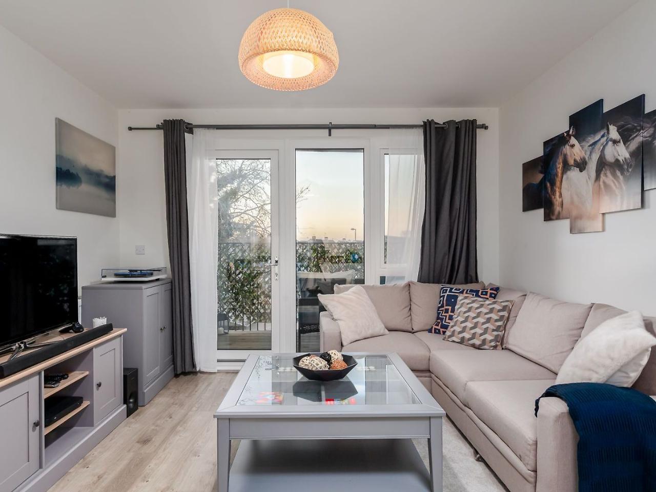Classy Cricklewood Home لندن المظهر الخارجي الصورة