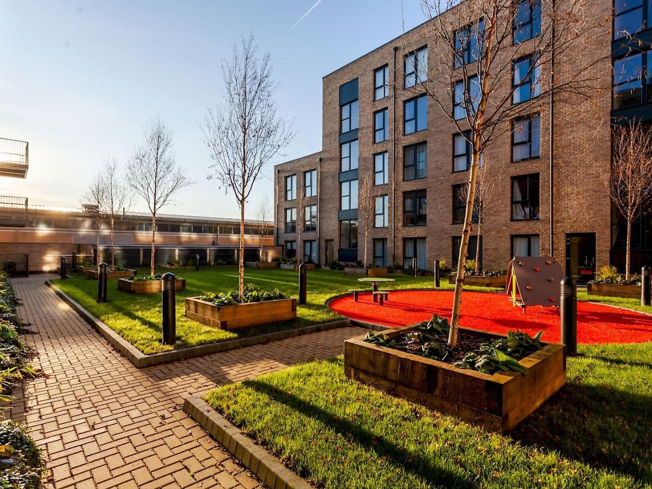 Classy Cricklewood Home لندن المظهر الخارجي الصورة